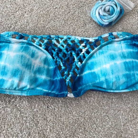 Strapless Rip Curl bikini top - Picture 3 of 3